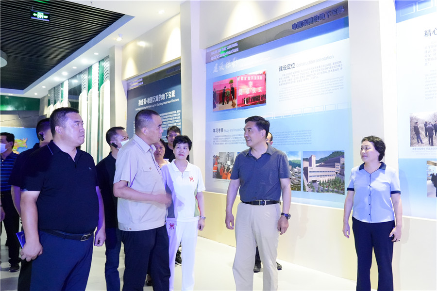12-2022年8月，省委常委、省委统战部长孙雪涛带领带领全省党外代表人士考察团莅临金徽股份调研指导。.jpg