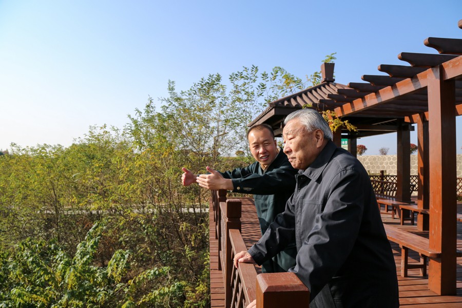 21-2019年10月，国家水利部原副部长王守强参观金徽股份时盛赞：金徽股份是绿色矿山、文明矿山、美丽矿山。.jpg