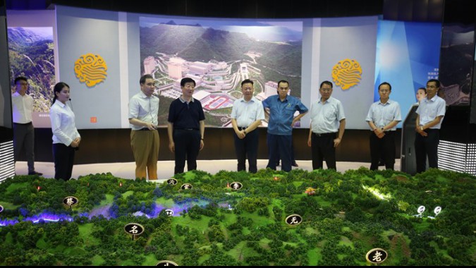 省人大常委会党组书记、副主任王玺玉一行莅临金徽股份视察项目建设工作